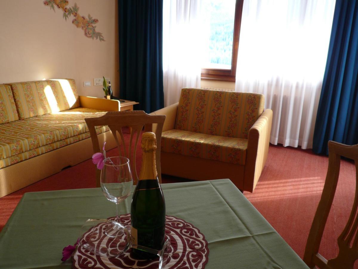 Rta Hotel Catturani Madonna Kültér fotó