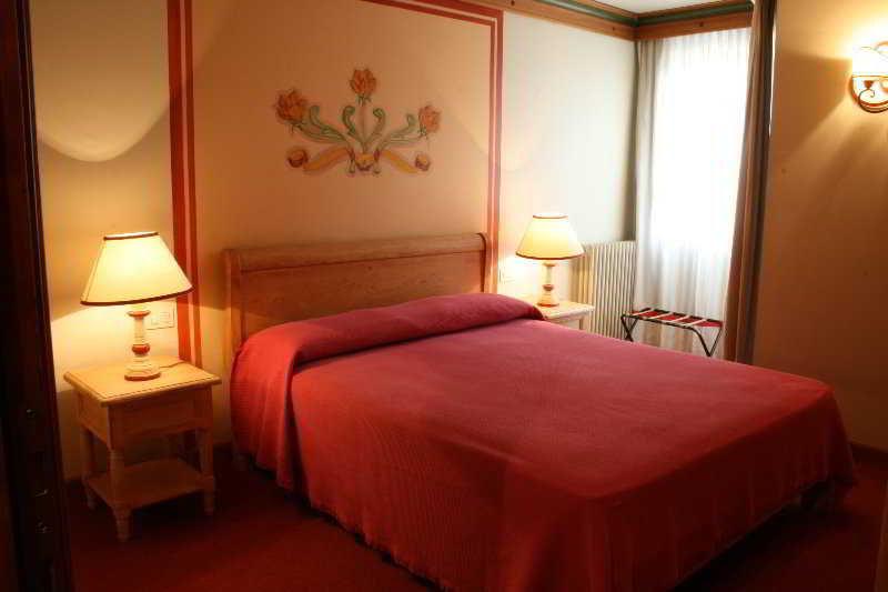 Rta Hotel Catturani Madonna Kültér fotó