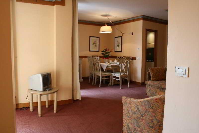 Rta Hotel Catturani Madonna Kültér fotó
